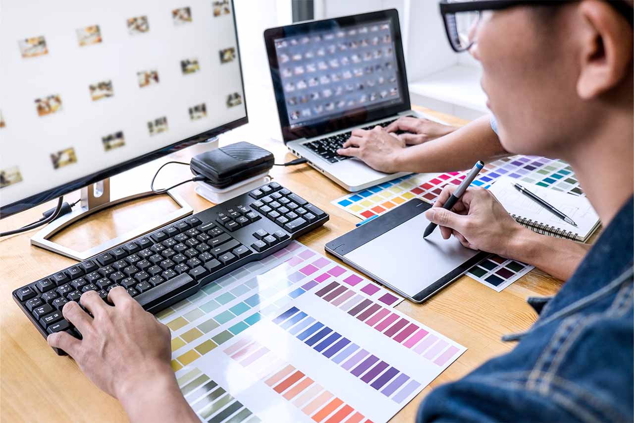 YOUNG MALE GRAPHIC DESIGNER-1